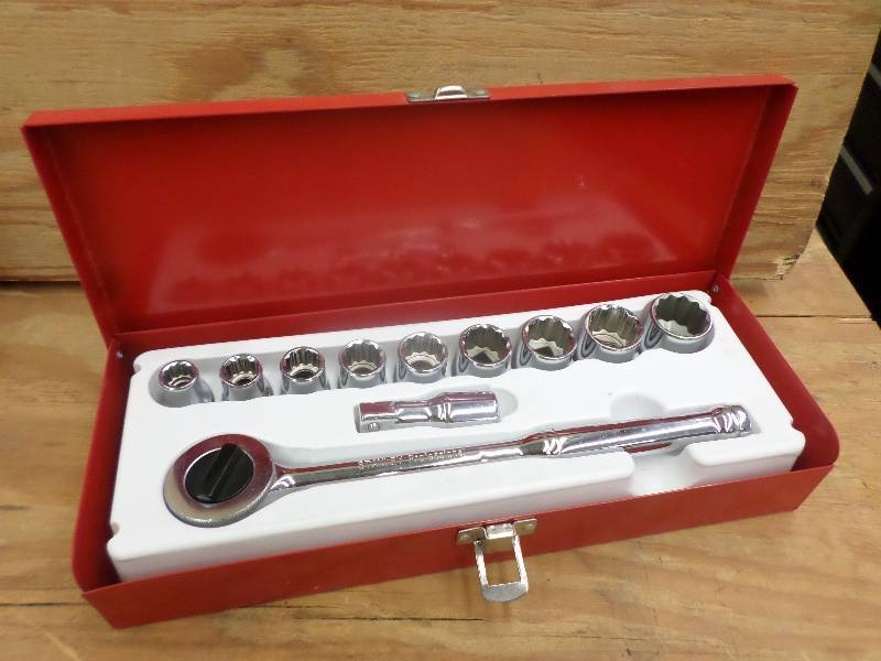 lot 79 image: New Stanley 11-Piece 12 Drive SAE...