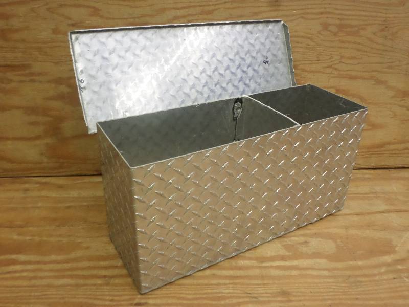 lot 98 image: 8x20 Diamond Plate Aluminum Box ...