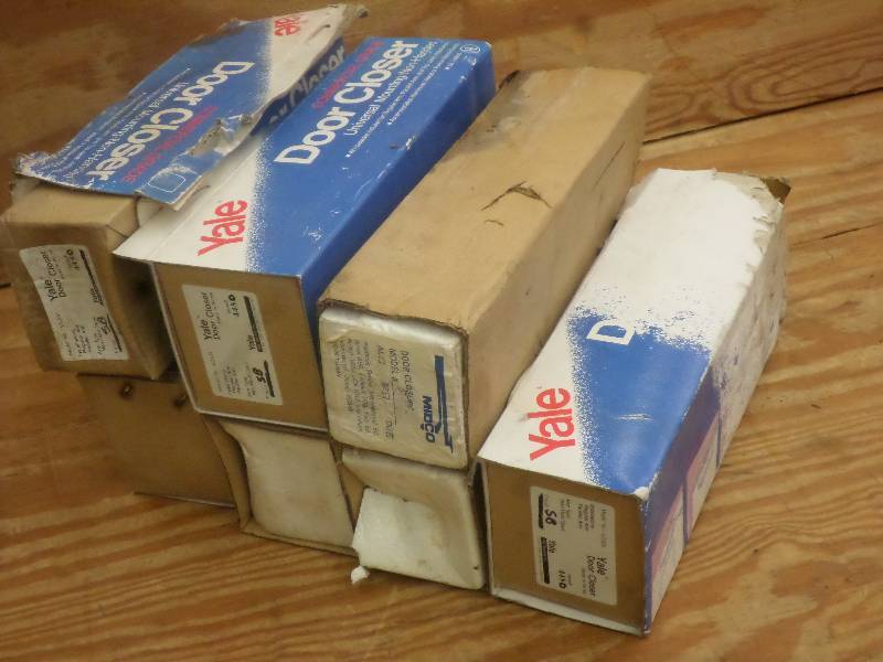 lot 106 image: (7) Unused Yale Commercial Door Clo...