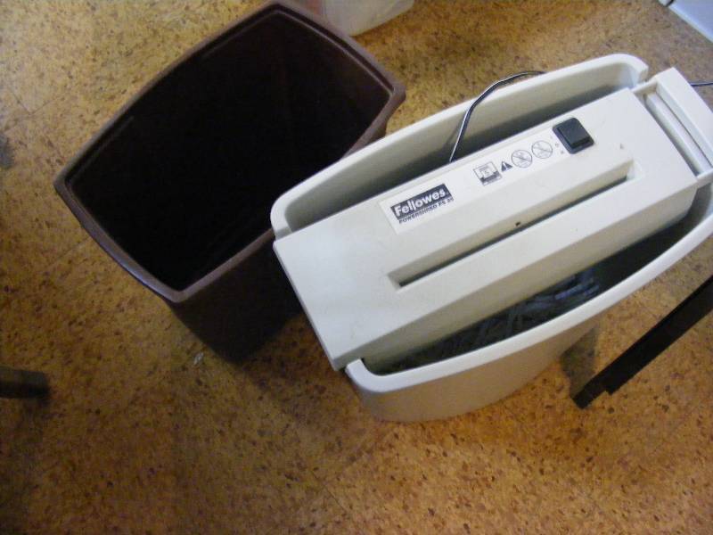 Paper Shredder with Office Garbage Can