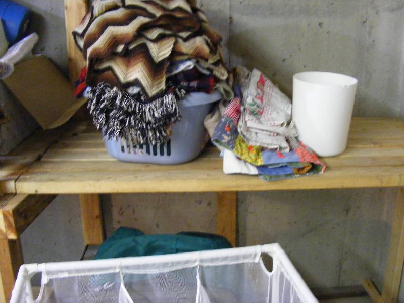 Rolling Laundry Hamper, Basket of Afghans for Pet Use