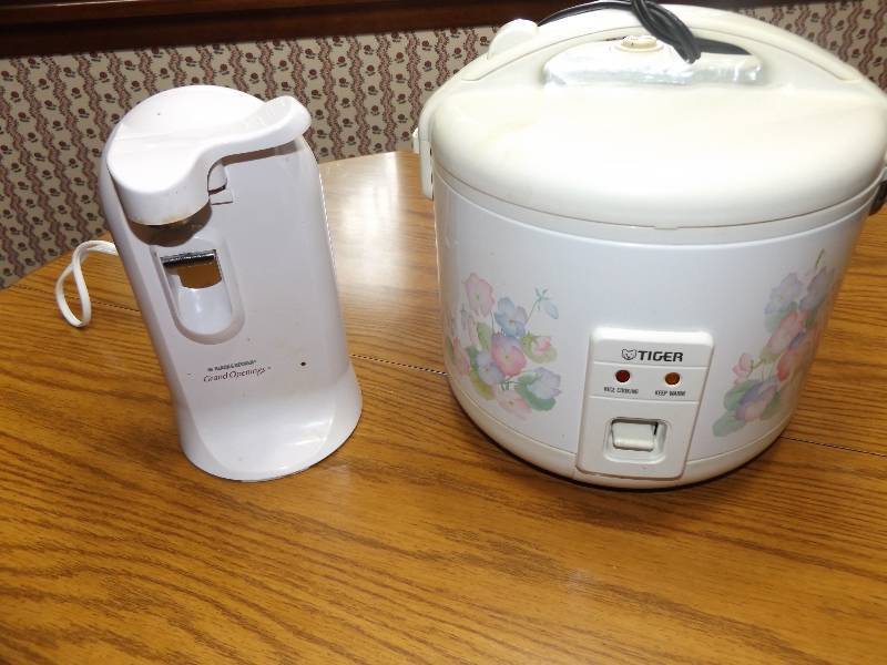 Rice cooker, can opener.
