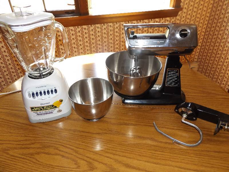 Osterizer blender, Hamilton Beach Scovill mixer with bowls.