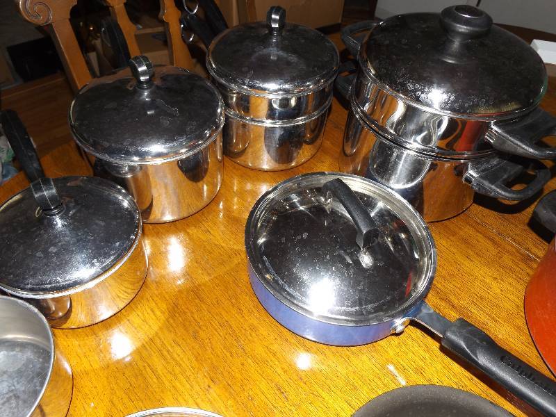 Pots & pans with extra lids.