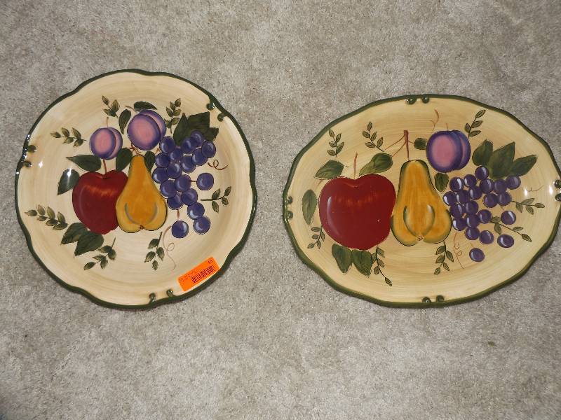2 platters (fruit pattern) Home Trends