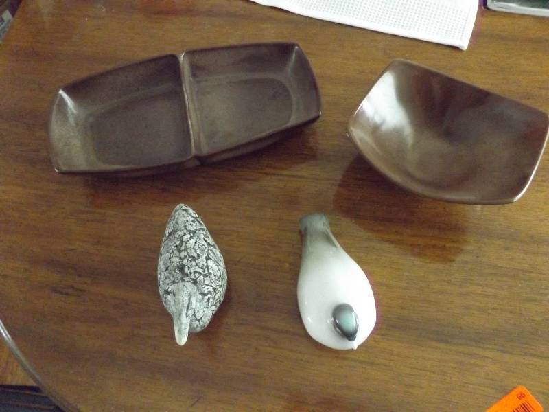 Noritake pigeon, Mount St. Helens ash duck, 2 Frankoma dishes.