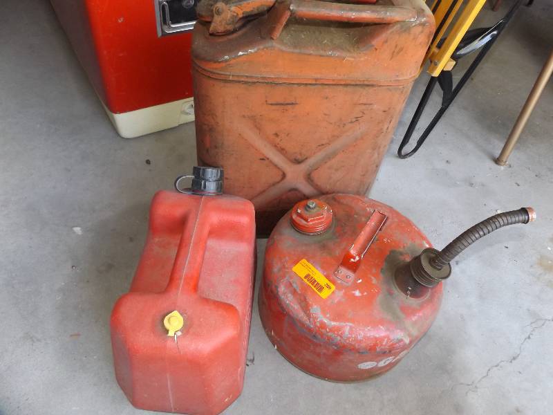 3 gas cans