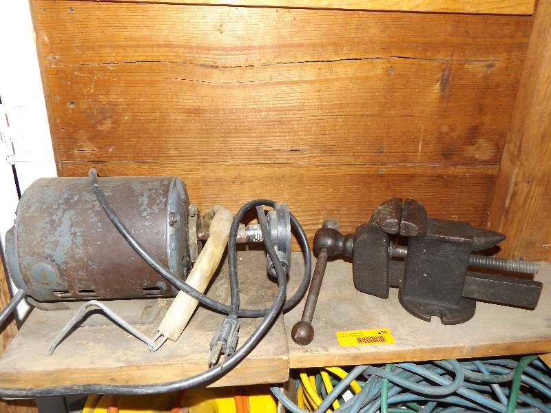 Electric motor, vice