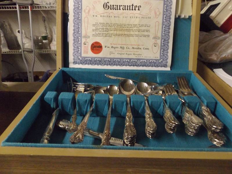 Set of Gilde Double Plated Silverware in Tarnish Resistant Box