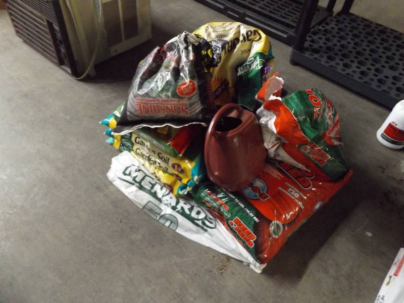Garden Soil, Fertilizer, Fertilizer Spikes