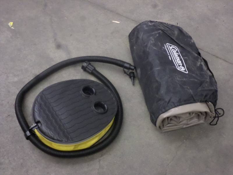 lot 23 image: Coleman Twin Single Air Mattress Wi...