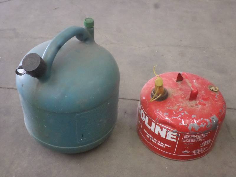 lot 48 image: (1) Water Can & (1) Gas Can ...
