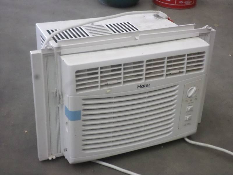 lot 49 image: Haier Window AC Unit ...