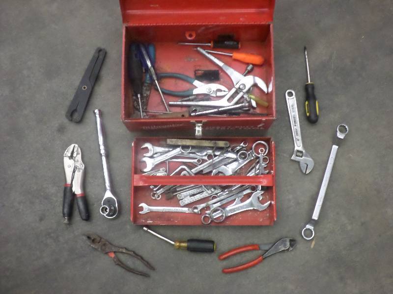 lot 53 image: Milwaukee Steel Toolbox Full Of Mis...