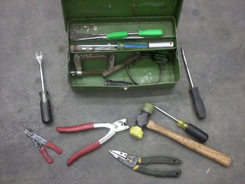 lot 54 image: Steel Toolbox Full Of Misc Hand Too...