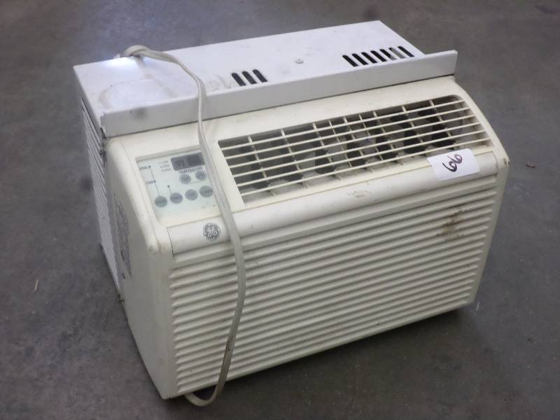 lot 66 image: GE Window AC Unit ...