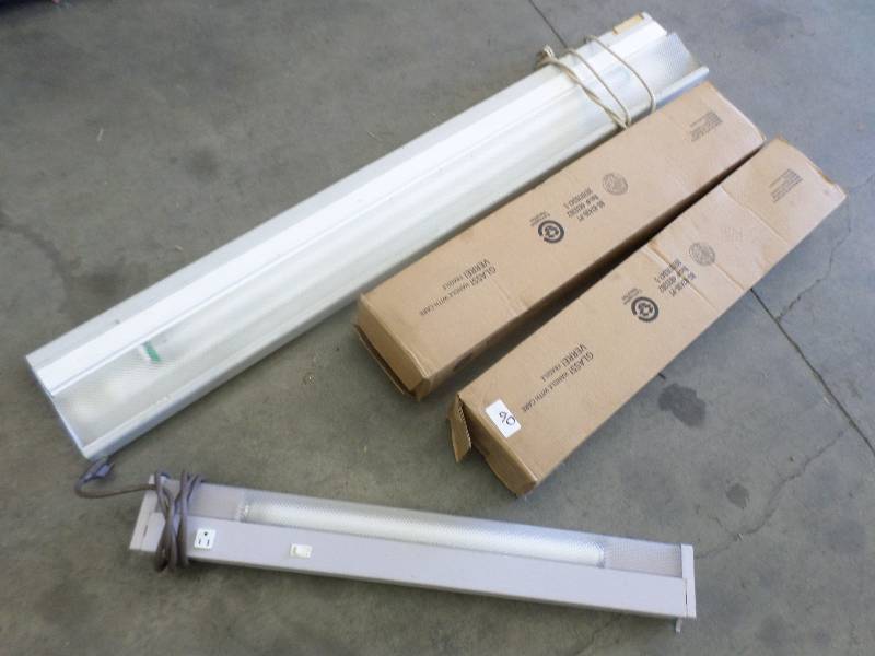 lot 90 image: (2) Flourescent Shop Lights & (2) B...