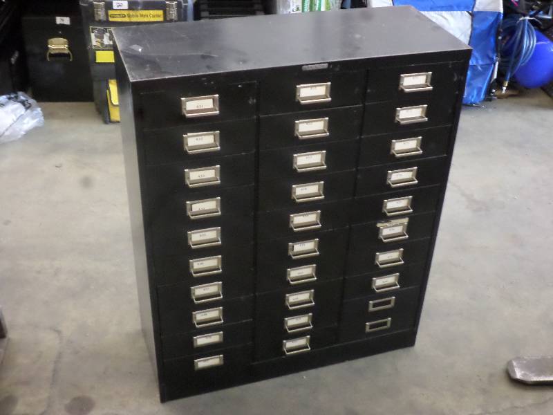 lot 121 image: SteelMaster 30-Drawer 32x36 Steel...