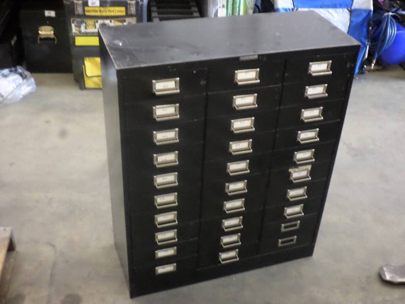 lot 125 image: SteelMaster 30-Drawer 32x36 Steel...