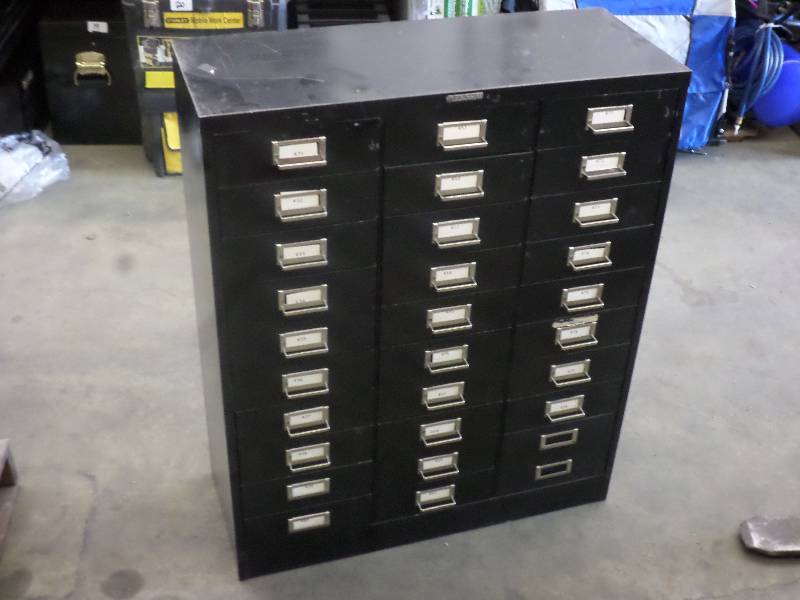 lot 127 image: SteelMaster 30-Drawer 32x36 Steel...