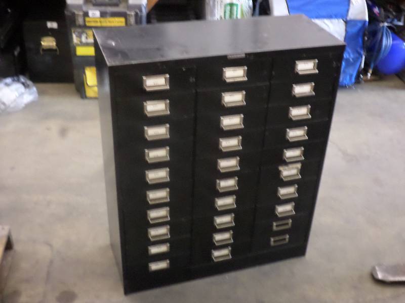 lot 128 image: SteelMaster 30-Drawer 32x36 Steel...