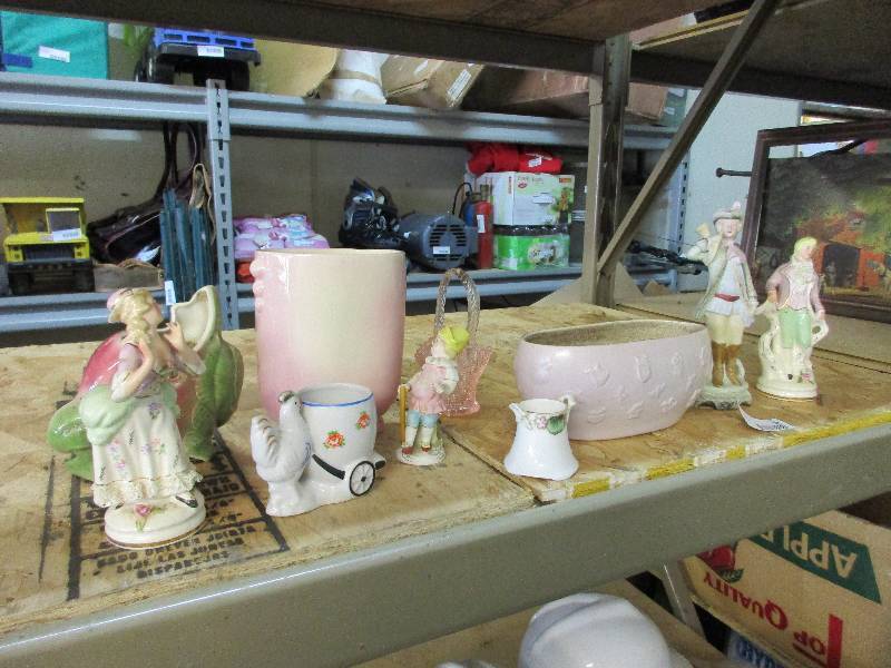 Figurines