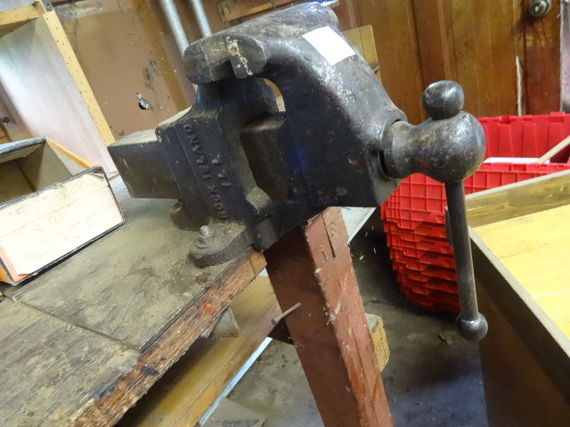 Bench Vise