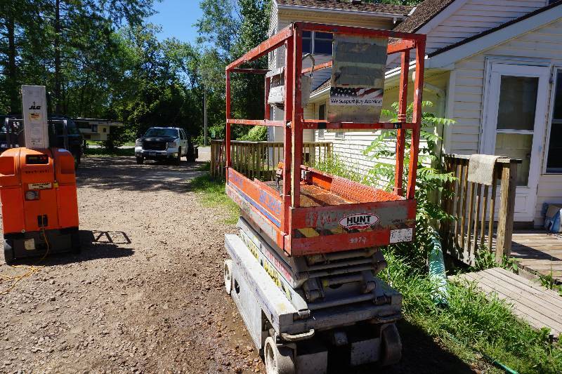 1998 Sky Jack Model SJ11 3219 ElectricHydraulic Scissors Lift Man Lift