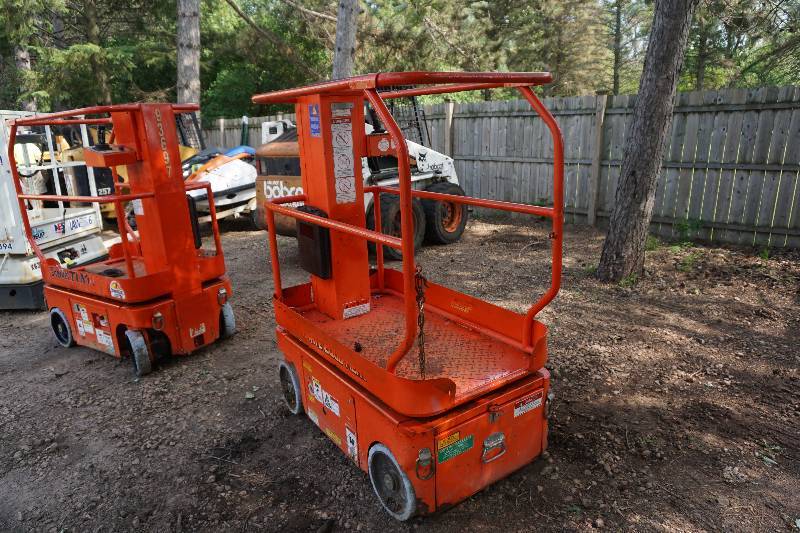 2008 Snorkel Model TM12 ElectricHydraulic Vertical Mast Man Lift