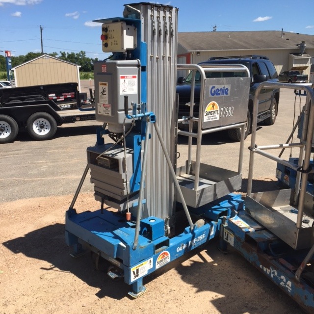 2006 Genie Model IWP25S ElectricHydraulic Man Lift