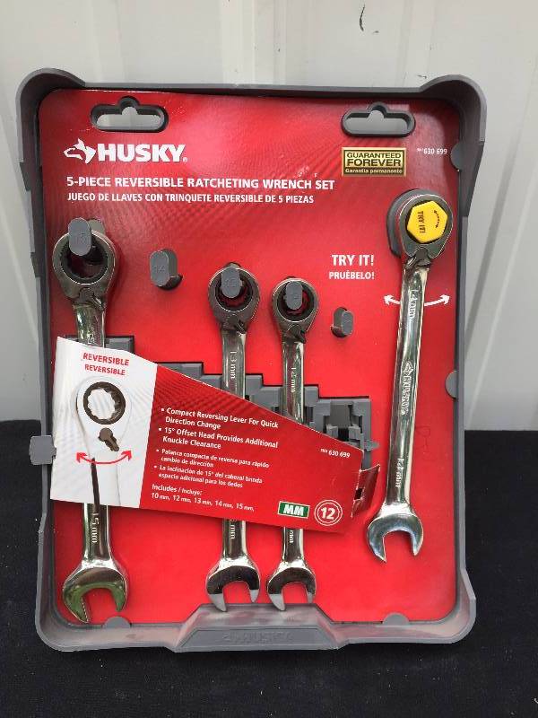 lot 16 image: Husky - Reversible Ratcheting Wrench Set - MM Set