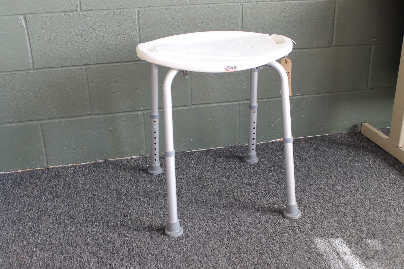 lot 23 image: Shower Seat