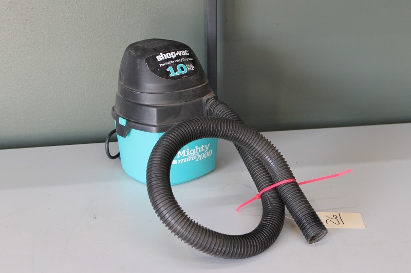 lot 26 image: SHOP-VAC