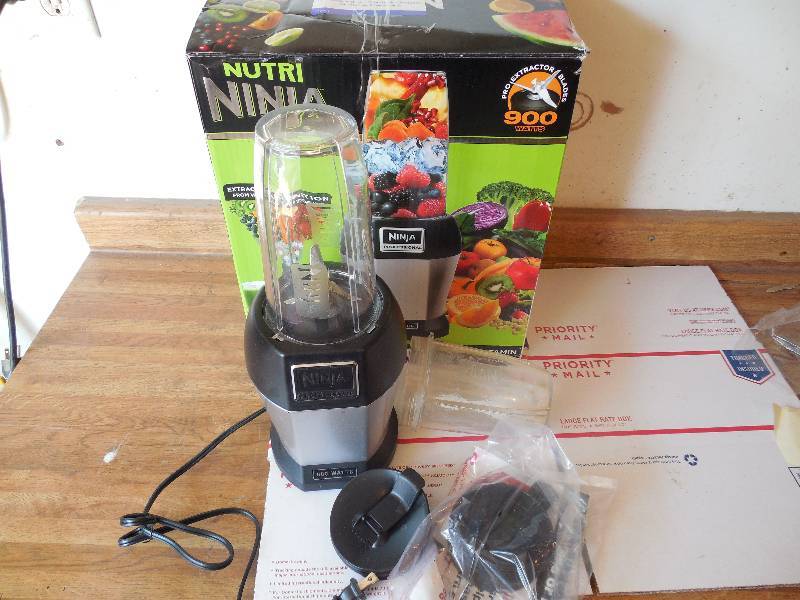 lot 3 image: Nutri Ninja 900 Watts Pro