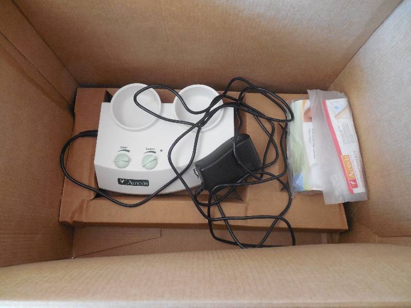 lot 14 image: Ameda Purely Yours Breast Pump - Carry All