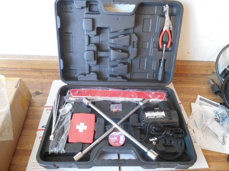 lot 31 image: Master Craft Roadside Emergency Kit