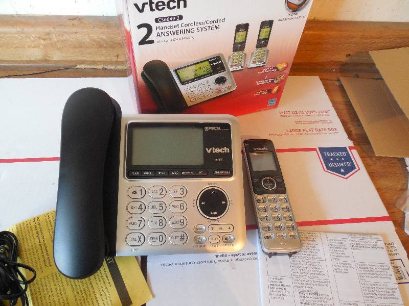 lot 33 image: Vtech Phone Answering system with caller IDCall Waiting