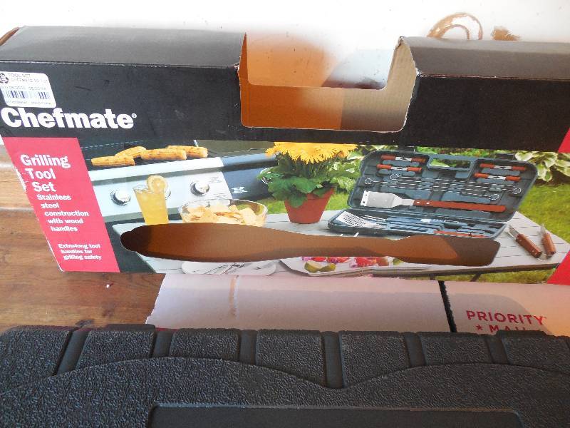 lot 48 image: Chefmate 16 pc SS Tool Set w Therm Fork