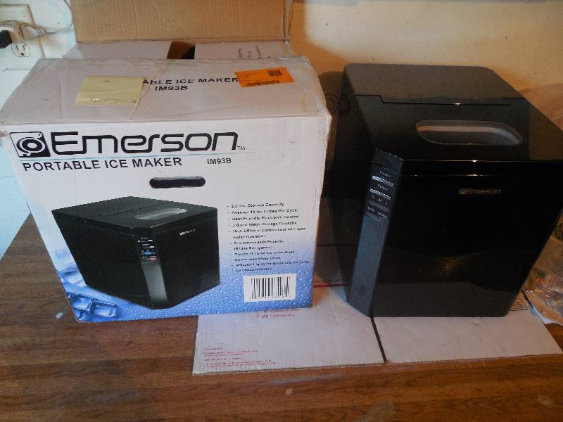 Emerson Im93b Portable Countertop 27 Lbs Ice Maker Refrigerator