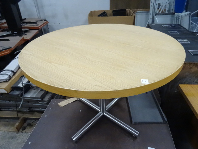 Round Table