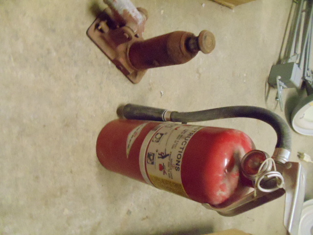 Fire Extinguisher & Small Bottle Jack
