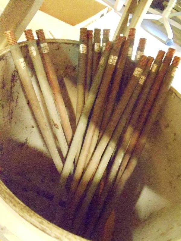 Rods with threaded end.