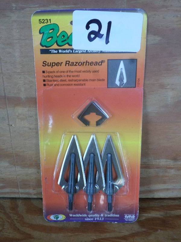 lot 21 image: New 3-Pack Of Bear Super Razorhead ...