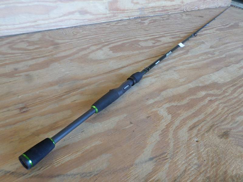 lot 29 image: Like New Shimano Zeles 7ft MediumH...