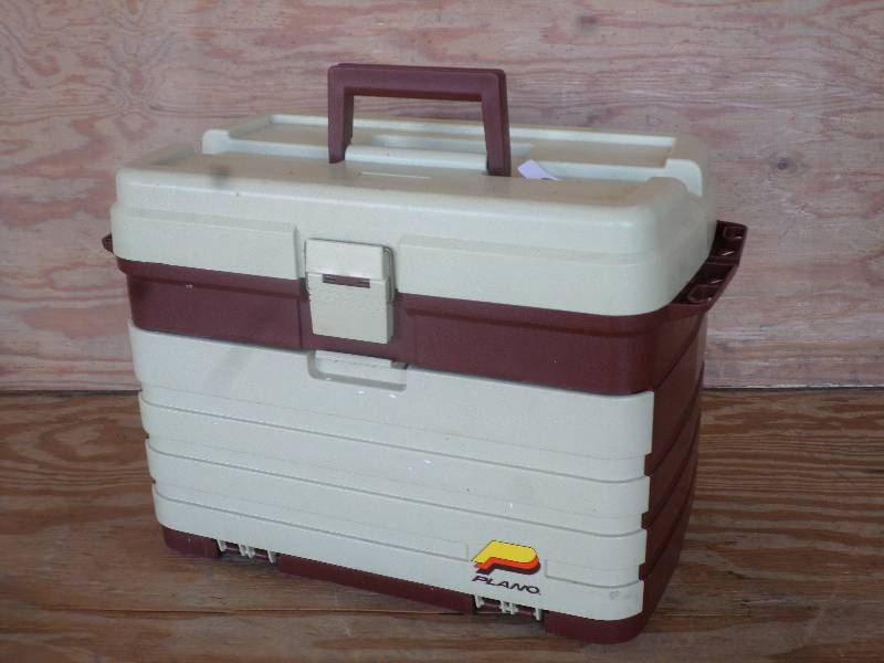 lot 40 image: Plano Multi-Compartment Plastic Tac...