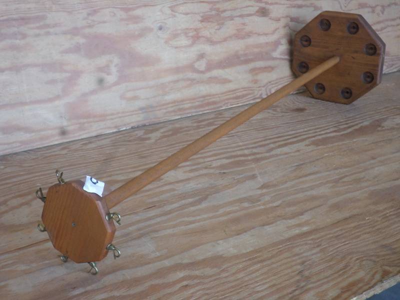 lot 50 image: 60 8-Place Wood Rod Rack ...