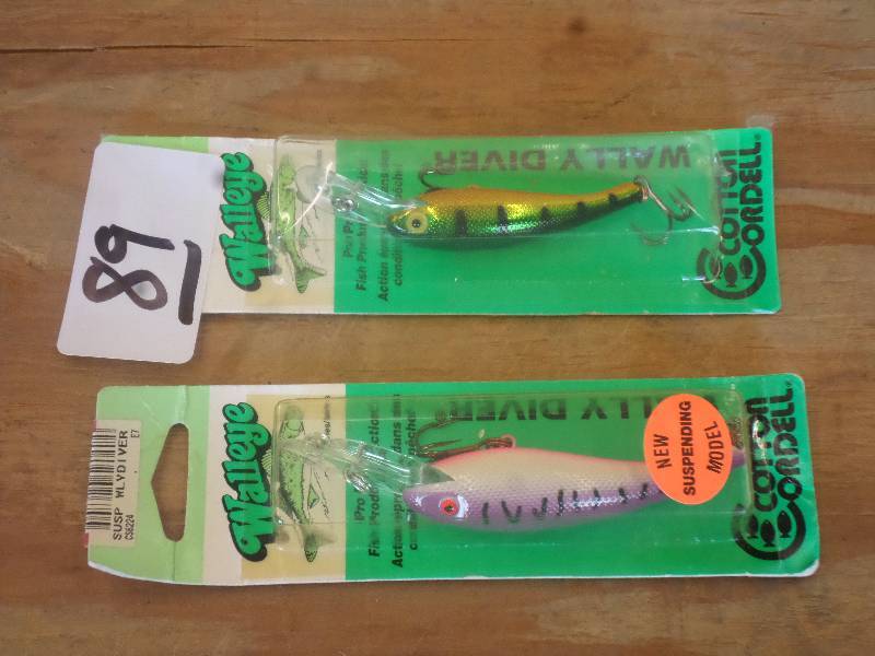 lot 89 image: (2) New Walleye Diver Lures ...