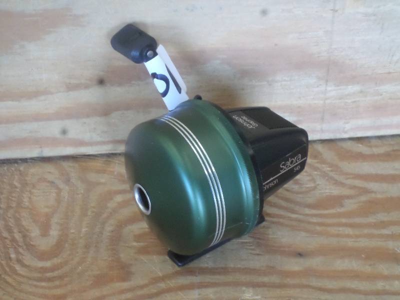 lot 101 image: Johnson Sabra 545 Spin-Cast Reel ...