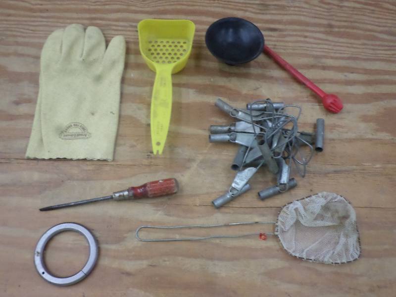 lot 120 image: Lot Of Assorted Fishing Tools & Etc...