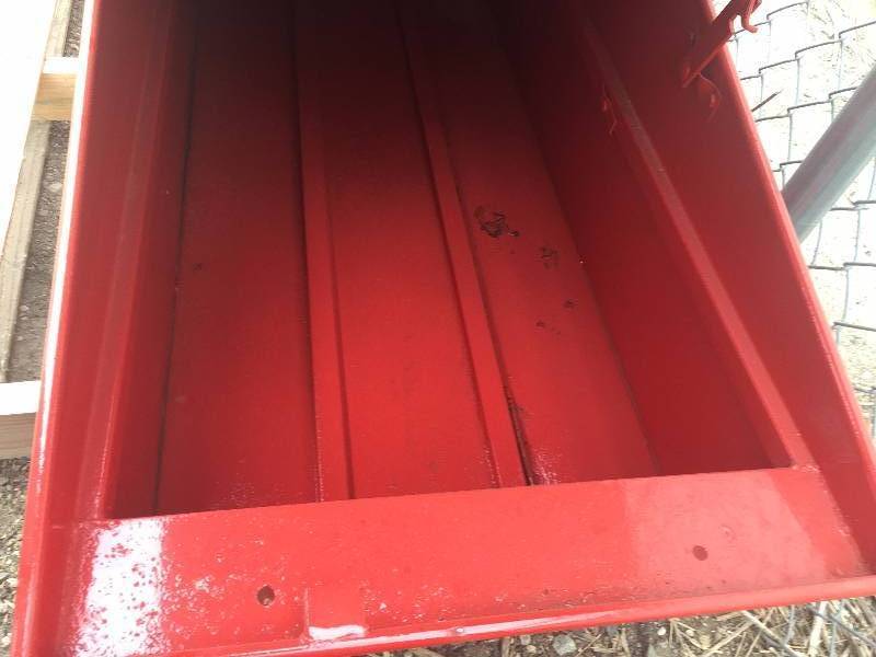 TRUCK TOOL BOX
